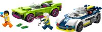Verfolgungsjagd mit Polizeiauto und Muscle Car